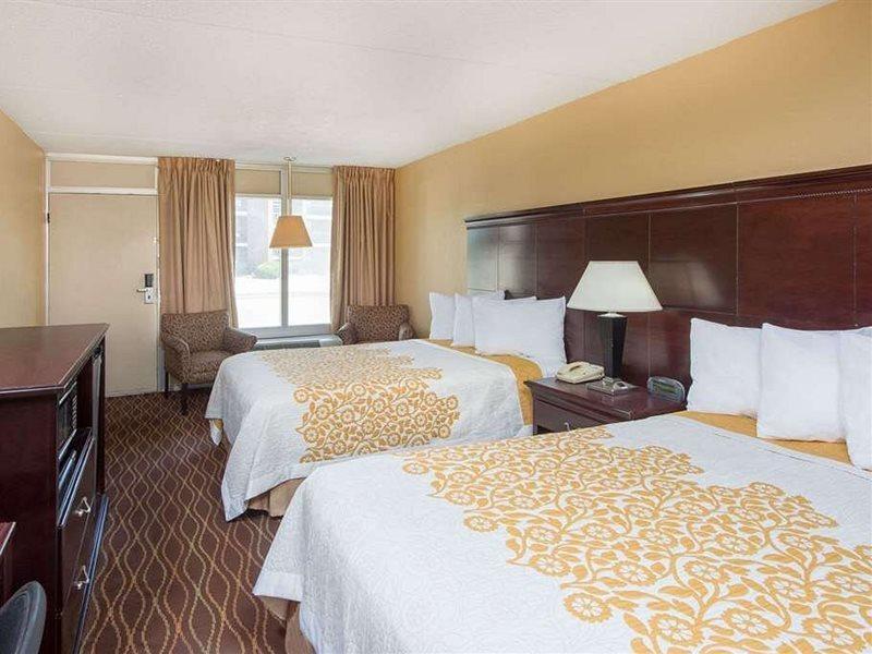 Days Inn By Wyndham Paducah Exterior photo